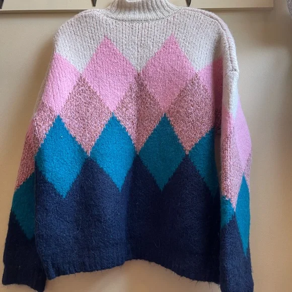 Pretty Chevron Sweater - Picture 5 of 8